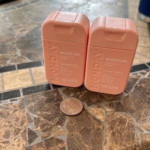 🌶5/$16 Monday moisture shampoo and conditioner travel set NWT